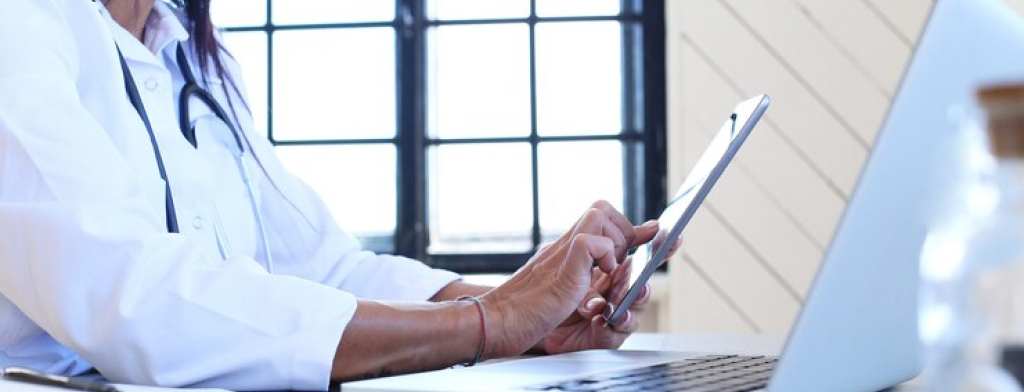 Optymalizacja strony internetowej firmy z branży zdrowotnej – klucz do sukcesu online